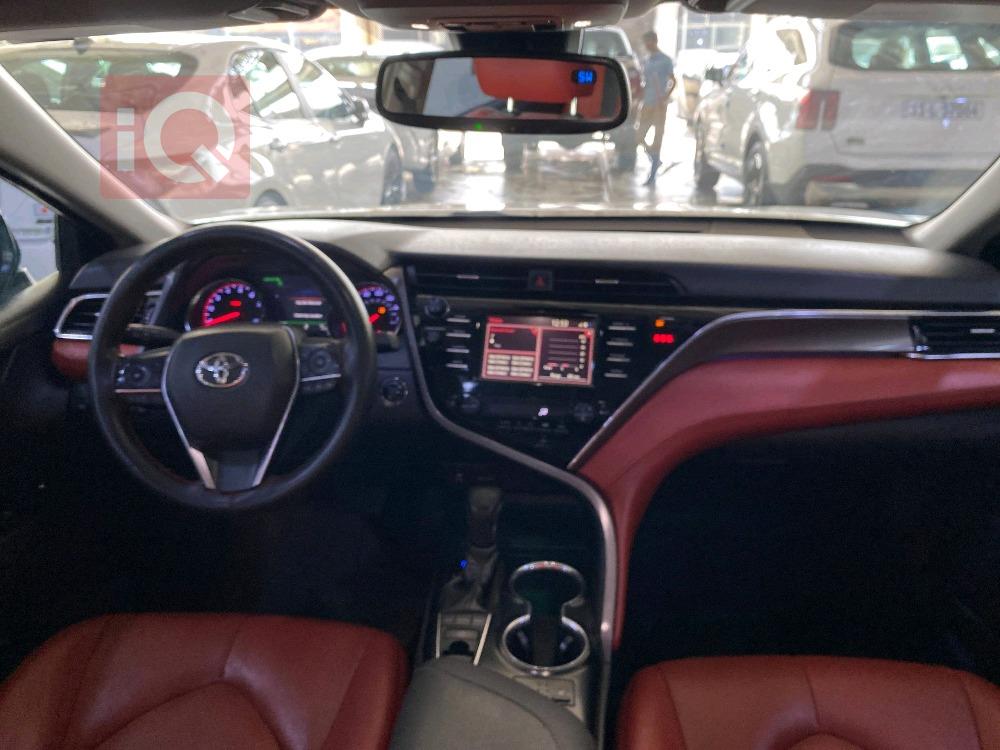 تۆیۆتا کامری